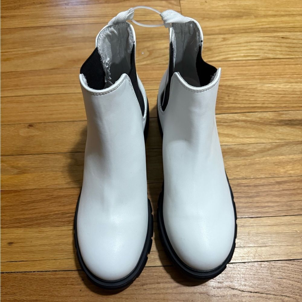 Steve Madden | Howler Chelsea Boot - Picture 5 of 8